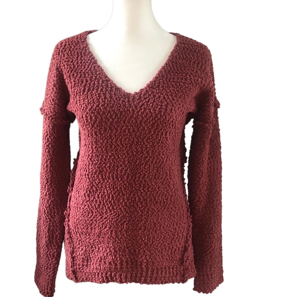 NWT Pink Rose V-Neck Long Sleeve Women’s Soft Sweater in Gothic Rose Color Sz S